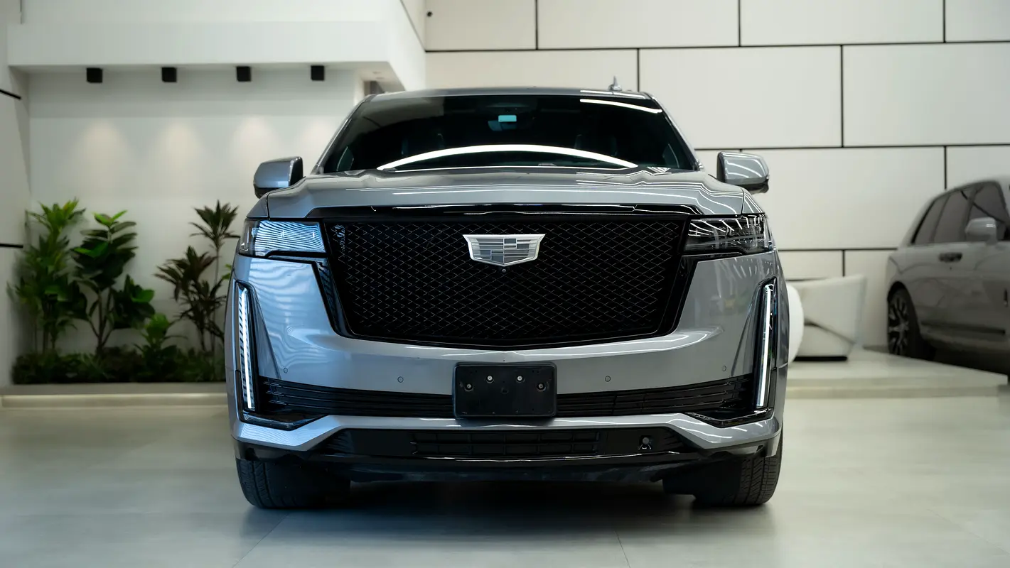 Cadillac Escalade — photo 4