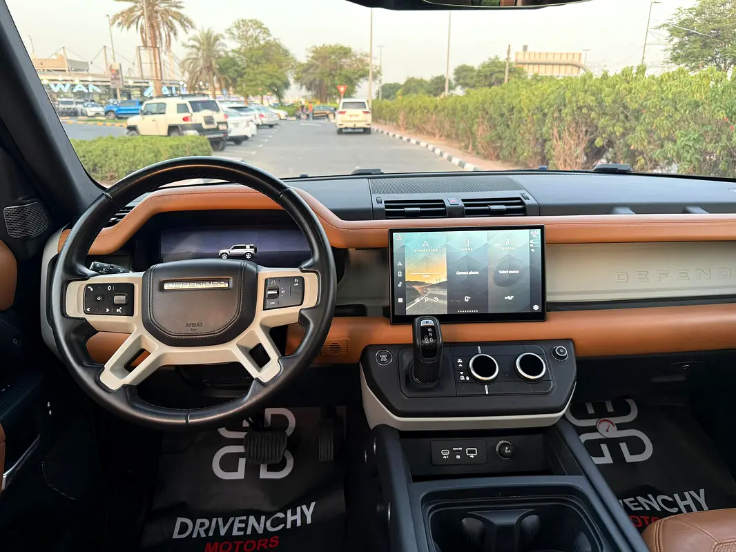 Land Rover Defender — photo 3