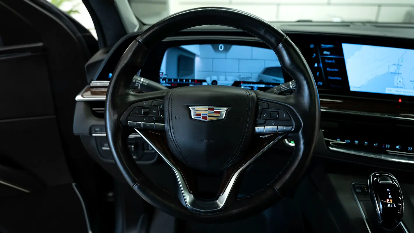 Cadillac Escalade — photo 5