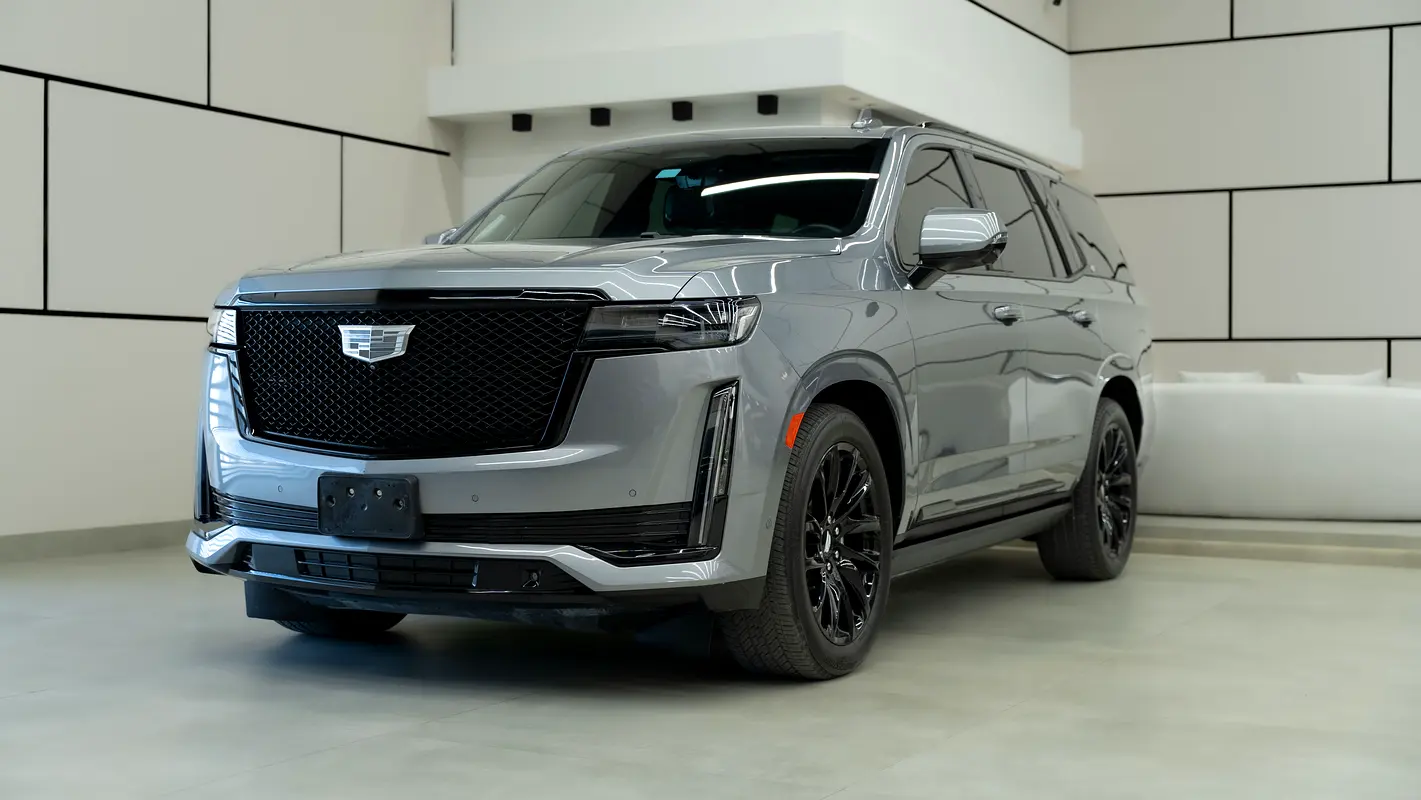 Cadillac Escalade — photo 1