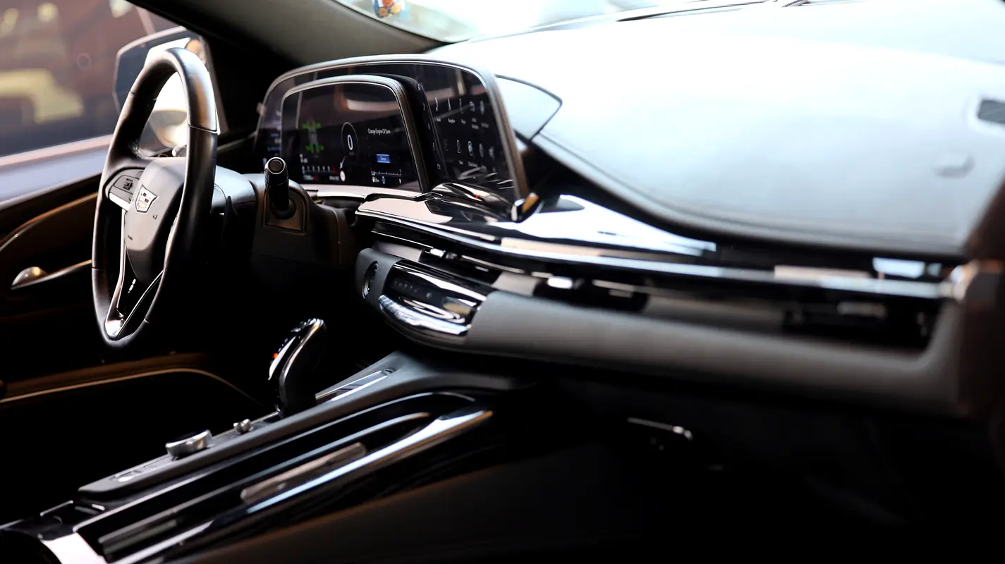 Cadillac Escalade — photo 3