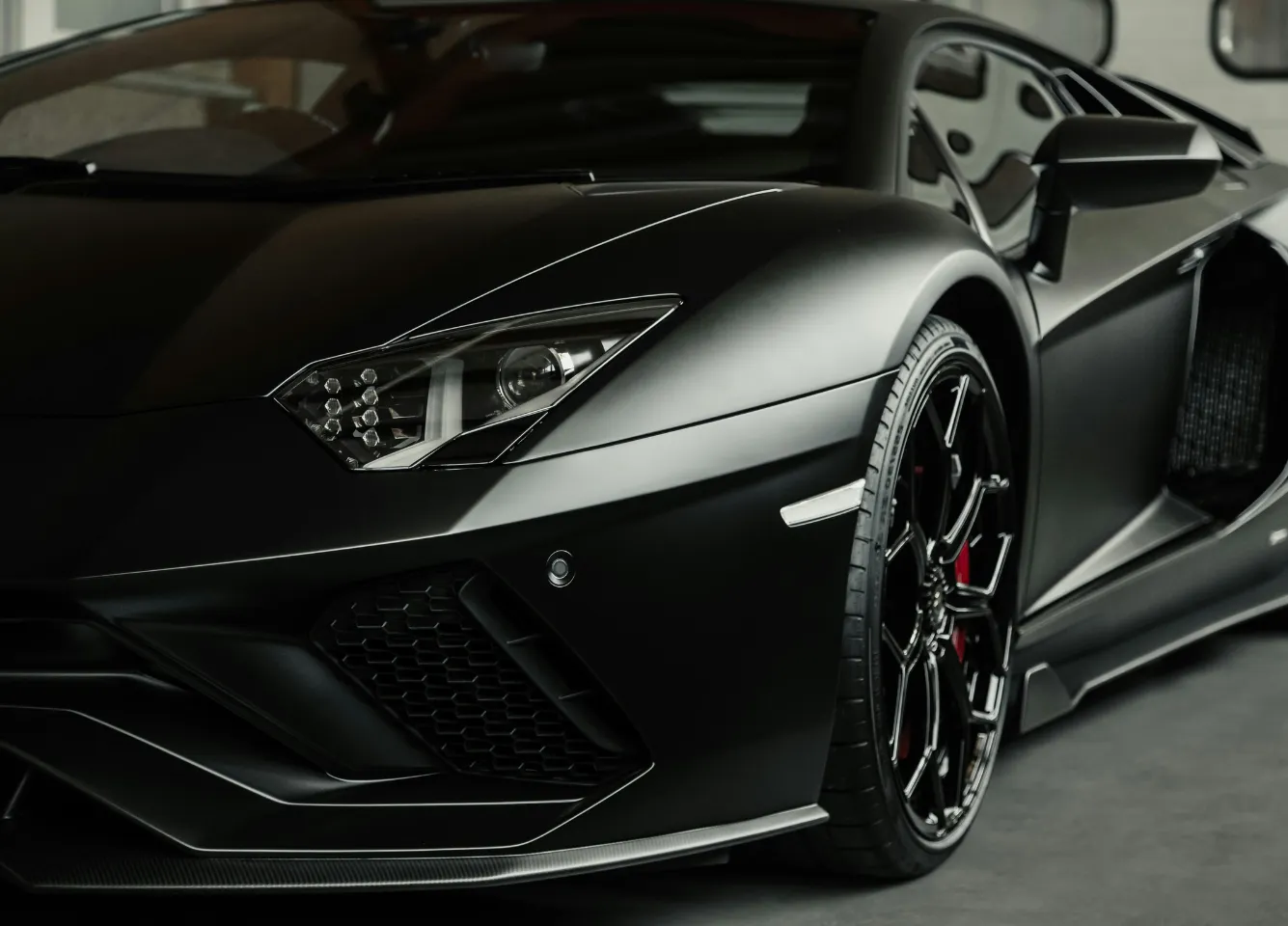 Best luxury supercar rental Dubai — exotic cars available now